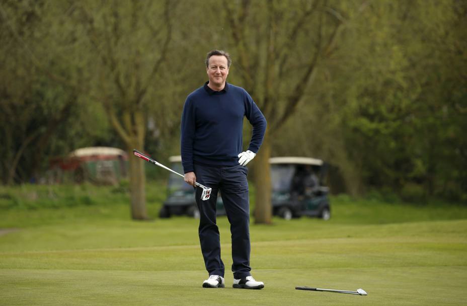 Cameron e se la ride. Reuters
